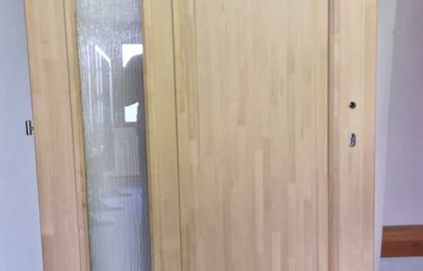 Celodřevěné vchodové dveře tl. 42 mm do ocelové zárubně